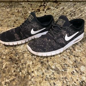 Nike SB Janoski Max "Swarm" Size 11.5